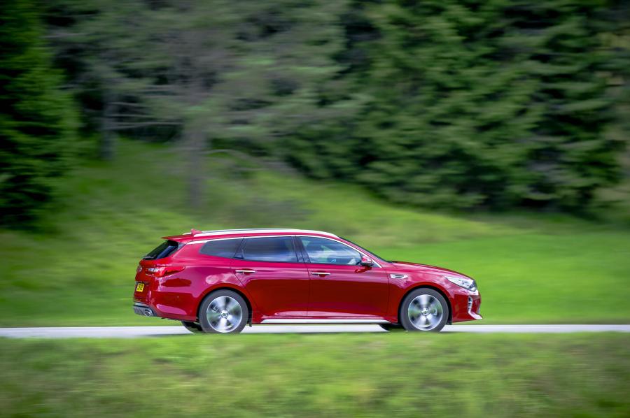  Kia Optima Sportswagon GT Line 2016 года  (UK) (фото 27 из 31)